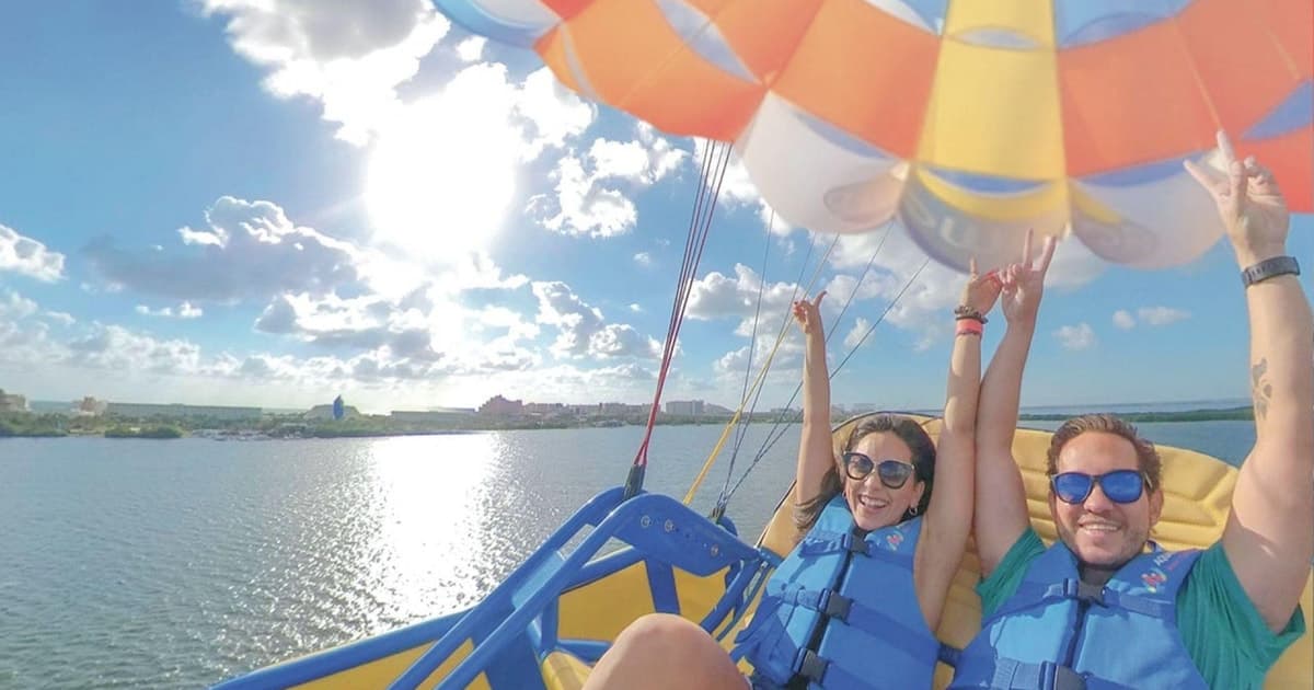 Cancún: paravelismo, lancha motora y esnórquel