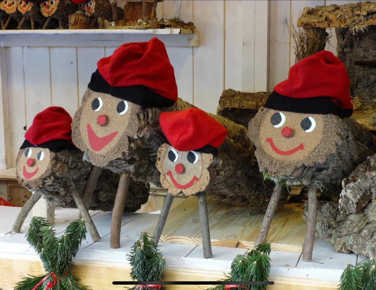 ¡Tour de curiosidades navideñas, dulces locales y regalos en Barcelona!