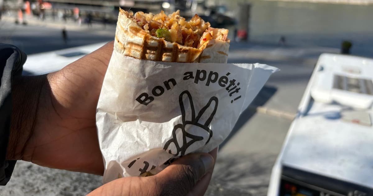 París: Crucero por el Sena con sándwich de comida callejera «No Diet»