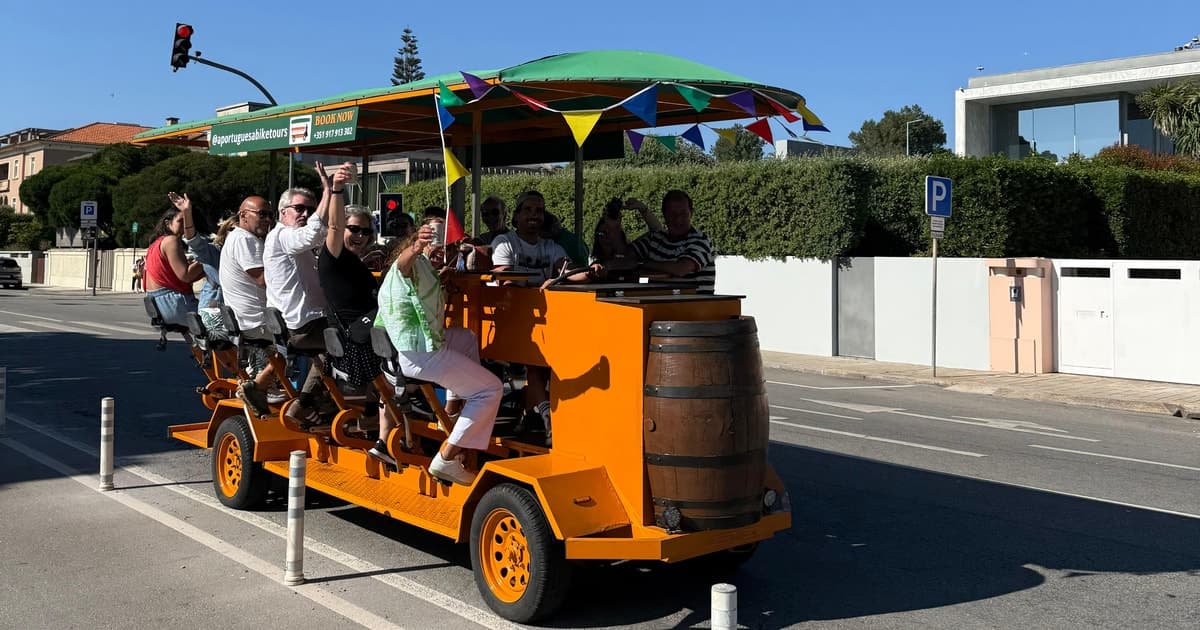 Porto: beer bike tour with music, drinks, and lots of fun!
