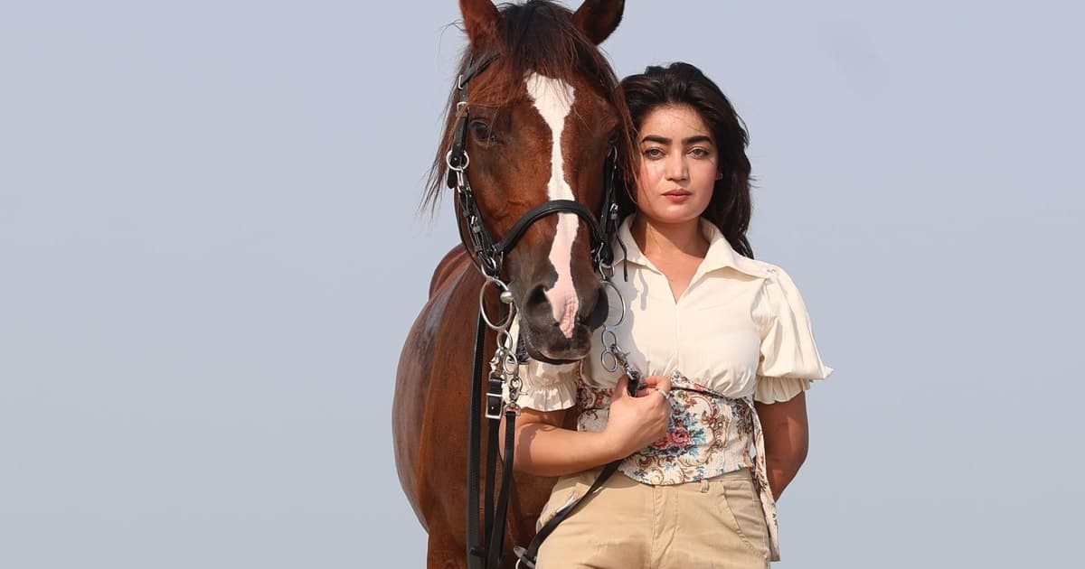 Dubai: Desert Horseback Riding Experience