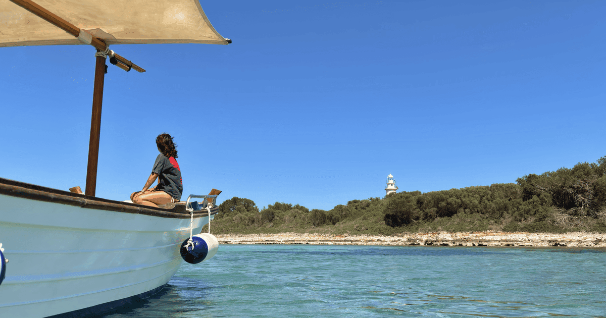 Alcudia: tour privado en barco a la isla del faro. Tapas y vino incluidos