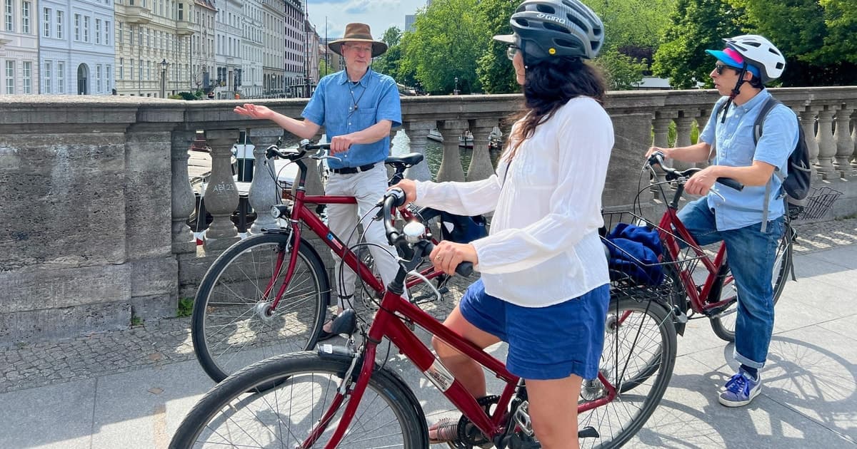 Berlín: tour privado en bici por lugares emblemáticos y secretos locales