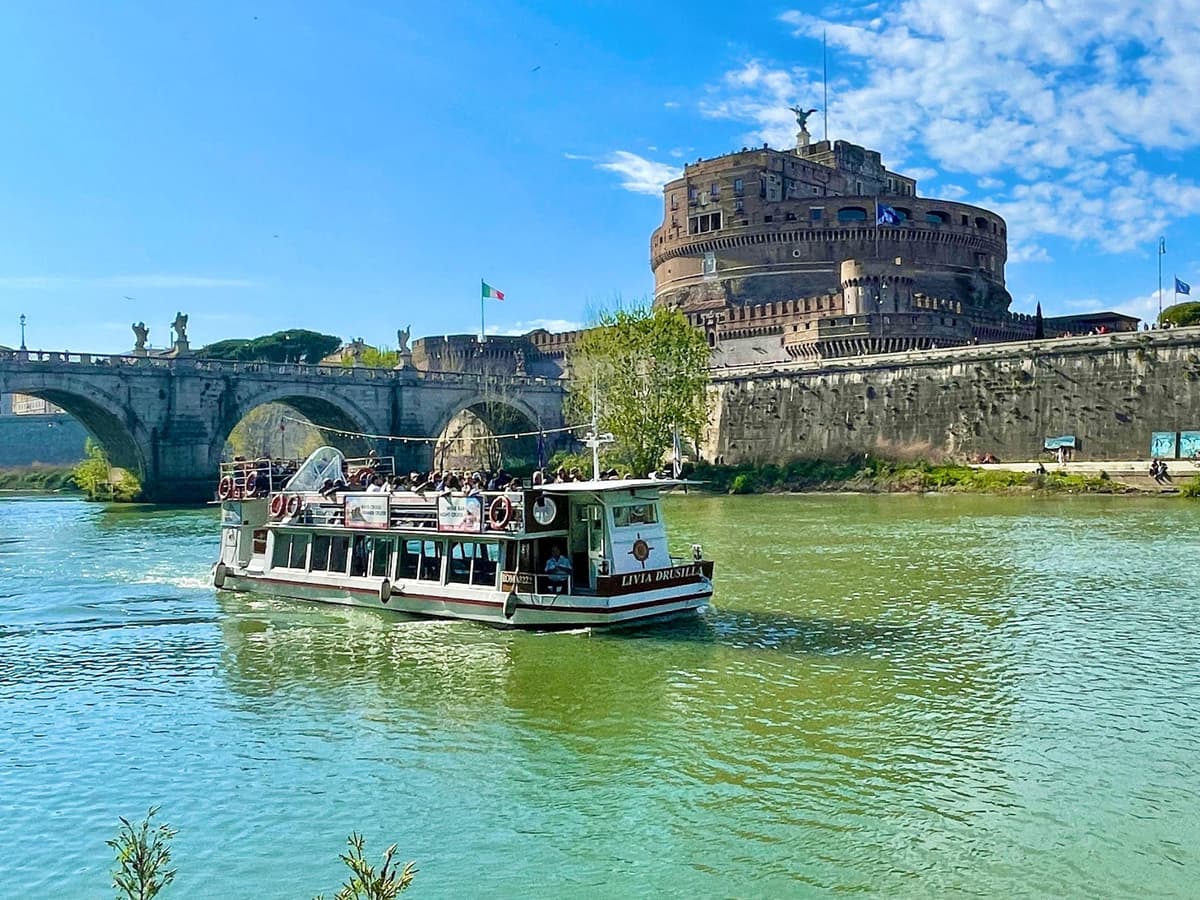 Rome Squares and Fountains Tour & River Boat Hop On Hop Off