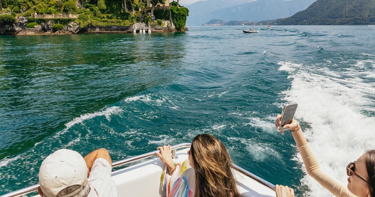 Milan: Lake Como, Bellagio, Lugano IG Photo Tour with Cruise