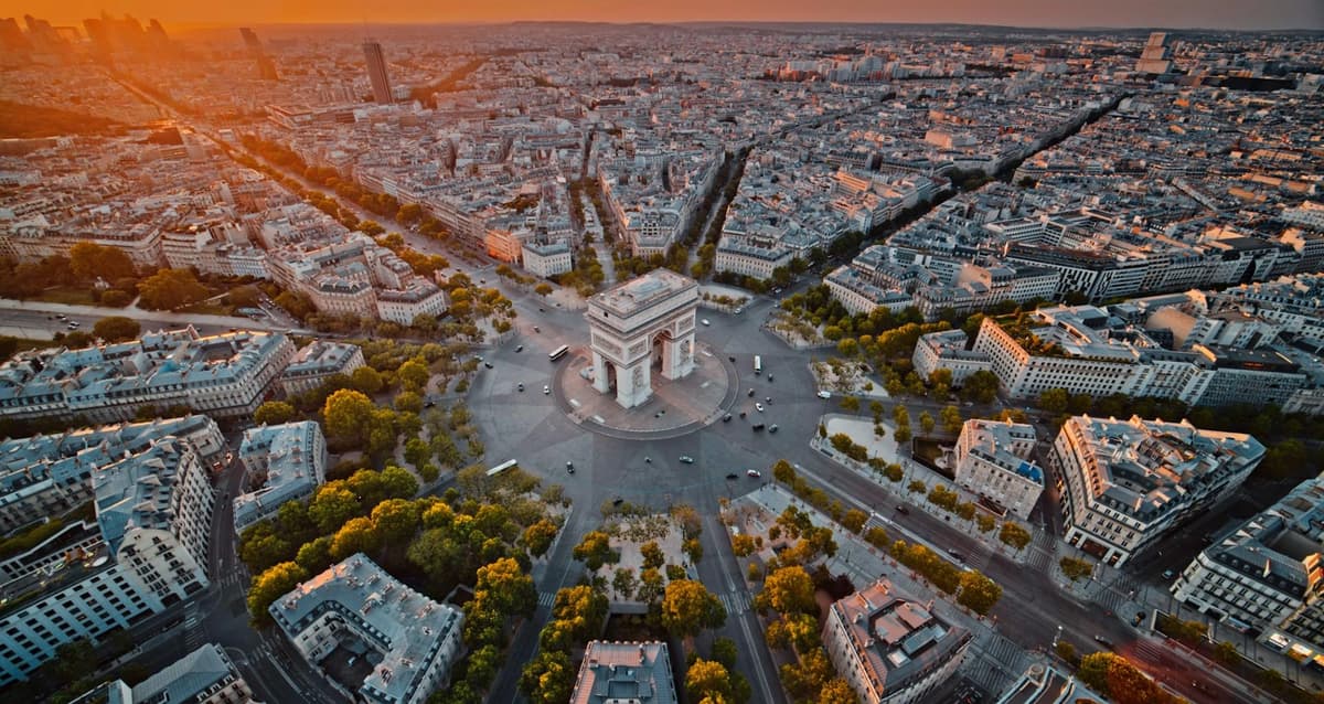 Paris: Arc de Triomphe Entry & 24-Hour Seine River Cruise
