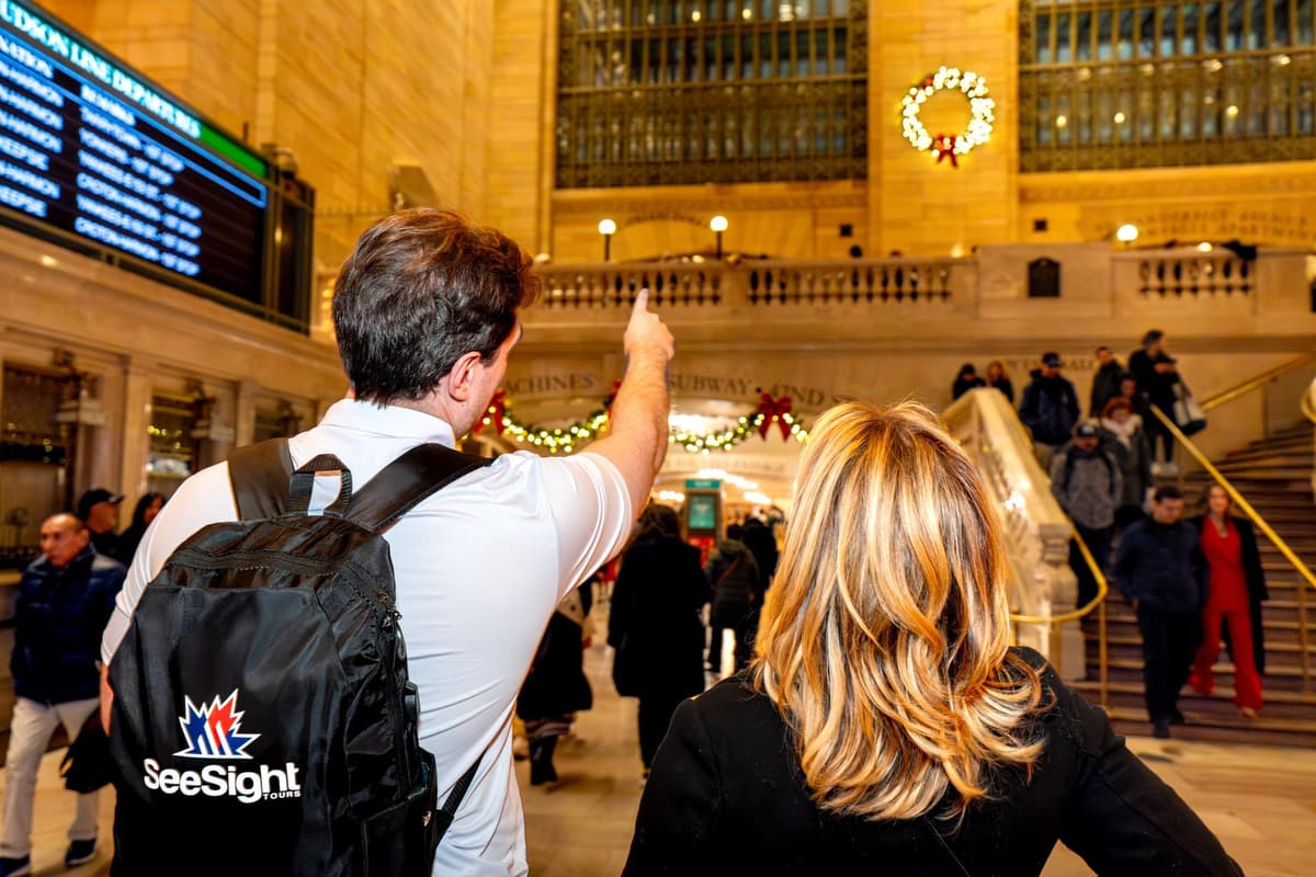 NYC: Empire State Ticket & Grand Central Small Group Tour