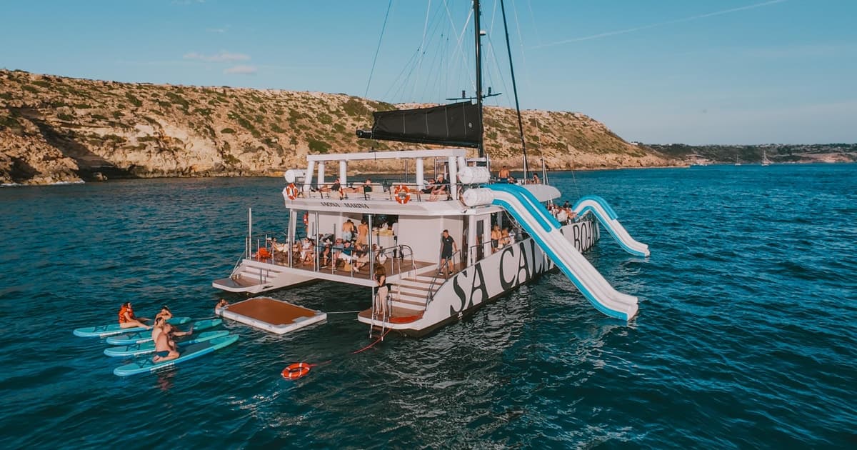 Mallorca: Premium Catamaran Day Trip with Food, Swim Stop & VIP Area Option