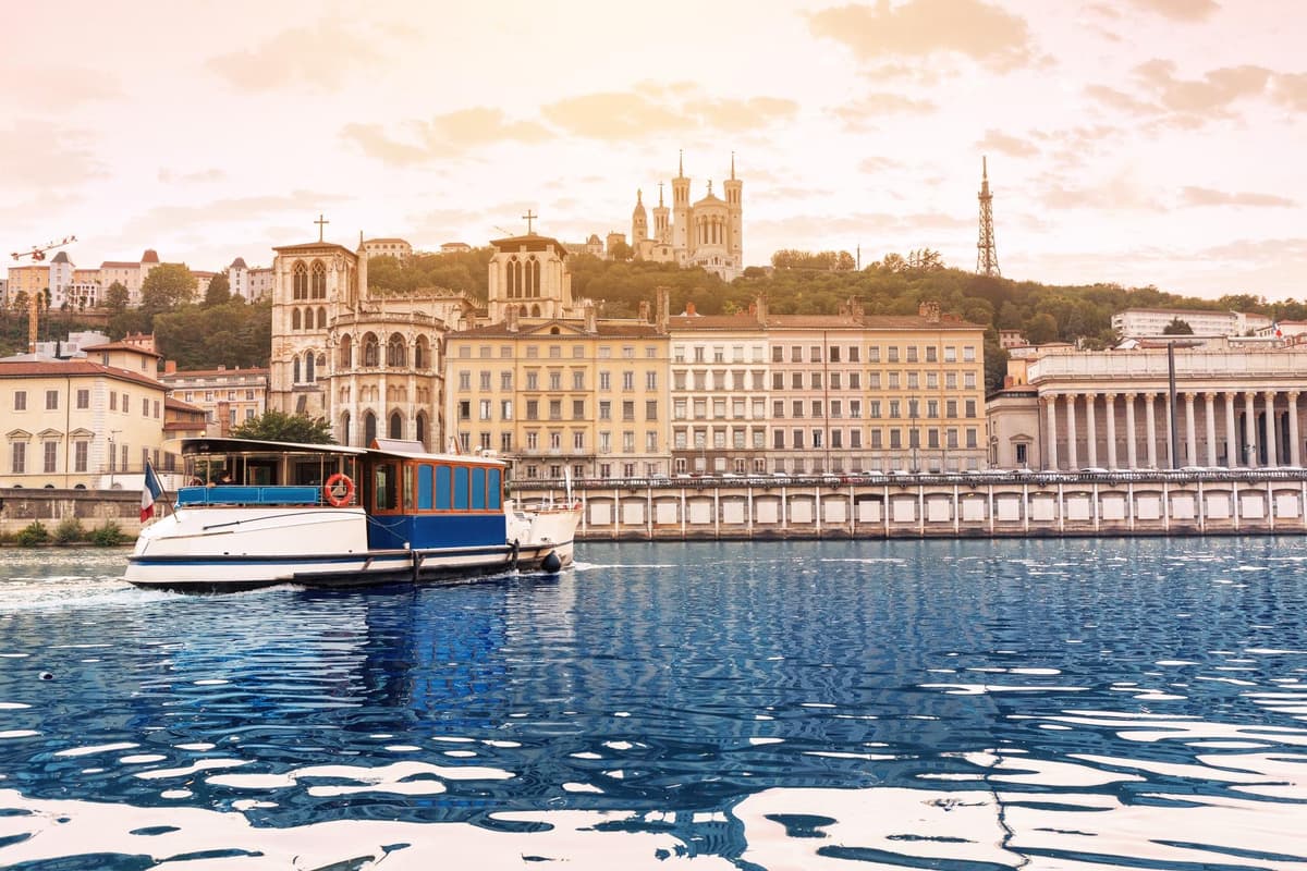 Tour por el casco antiguo de Lyon con paseo turístico en barco Tickets de entrada