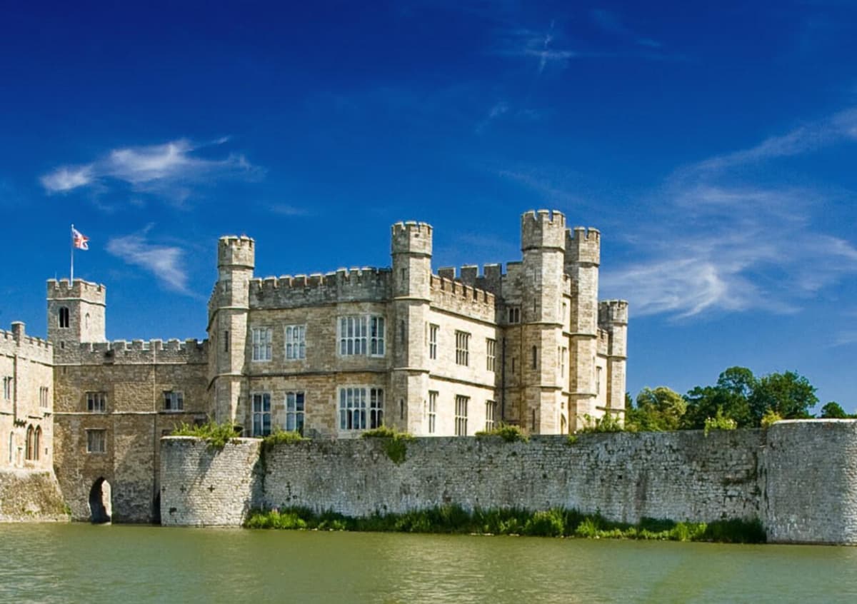London: Leeds Castle, Canterbury, Dover & Boat Tour