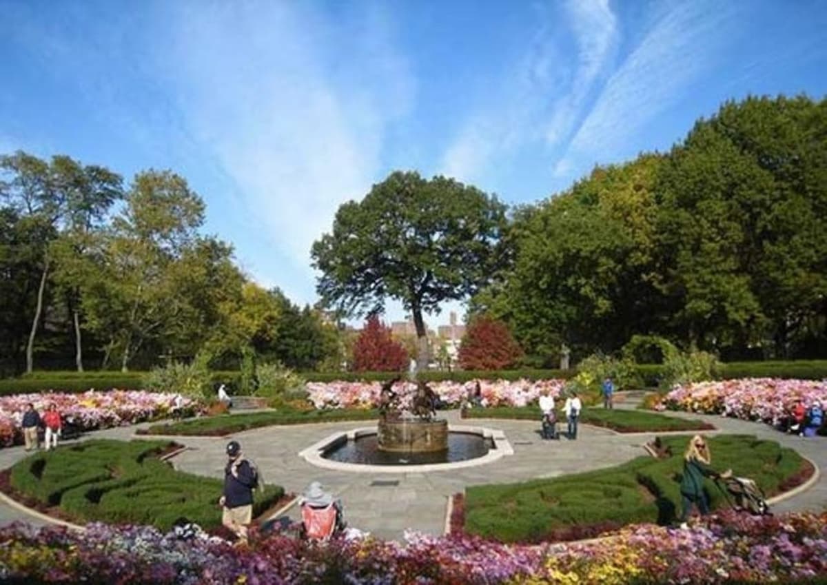 New York City : Central Park Walking Tour With A Guide