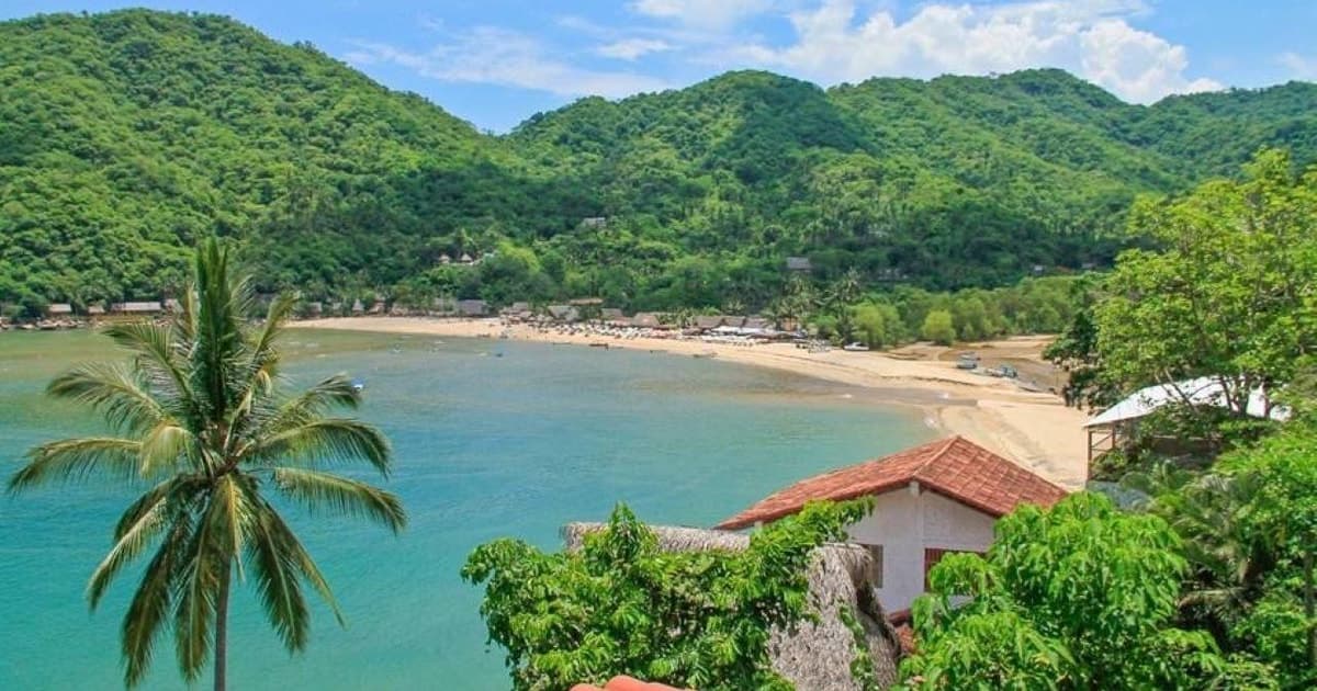 Puerto Vallarta: Yelapa, Majahuitas, Lunch, Open Bar Onboard