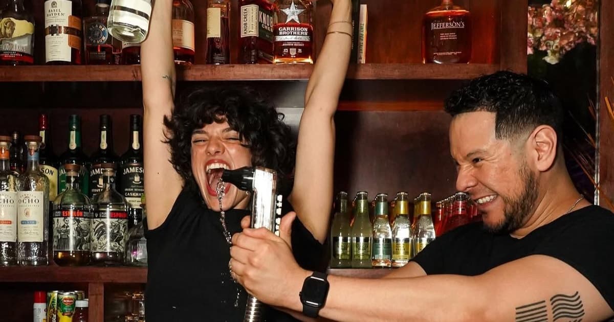 NYC Bar Tour: Gangsters, Heroes + Bright Lights of Broadway
