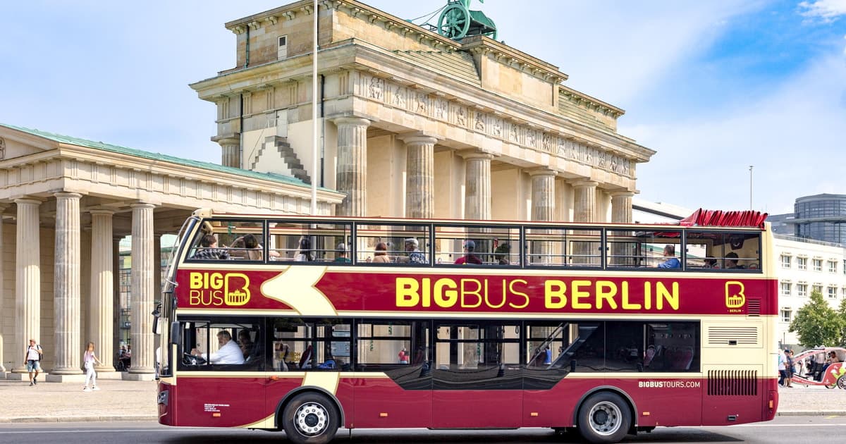Berlín: tour con paradas libres en autobús turístico Big Bus con opción de paseo en barco
