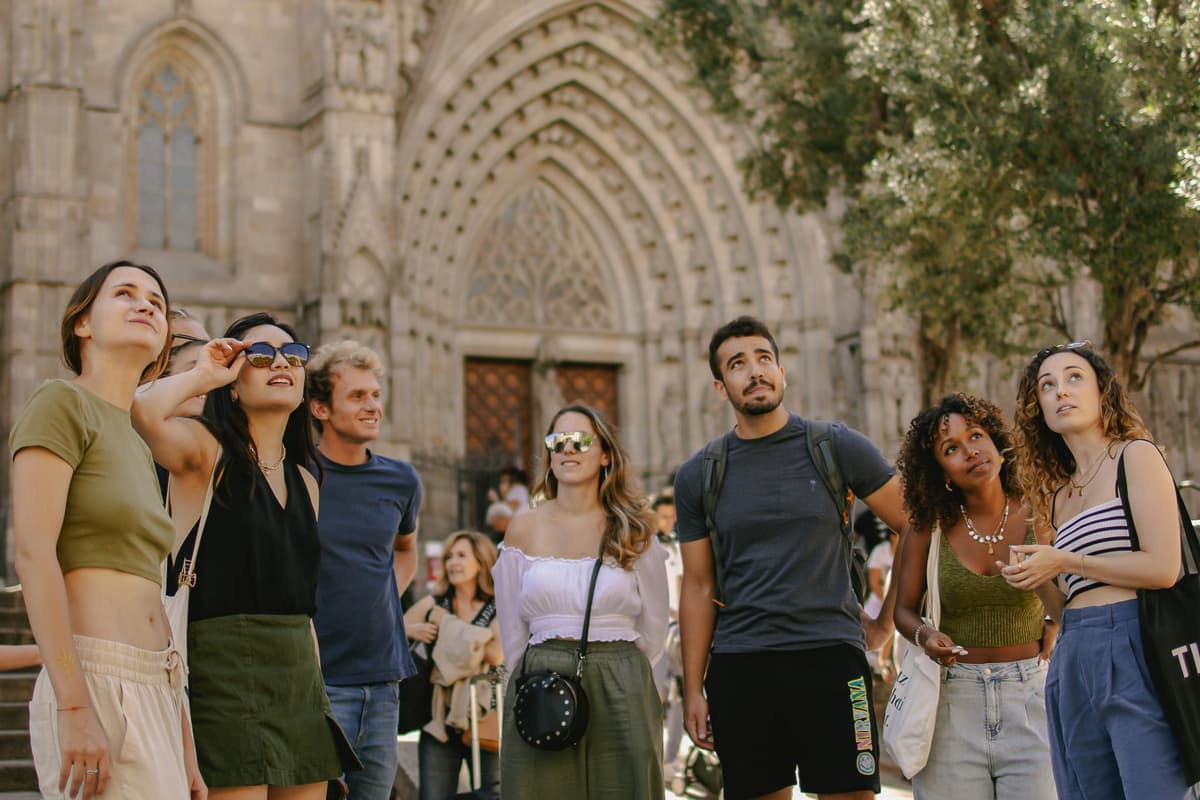 Barcelona: Gothic Quarter Walking Tour with 10+ Sights