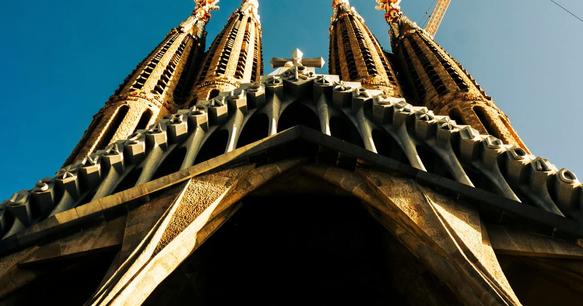 Sagrada Família & More: Barcelona Tour + Candy Tasting