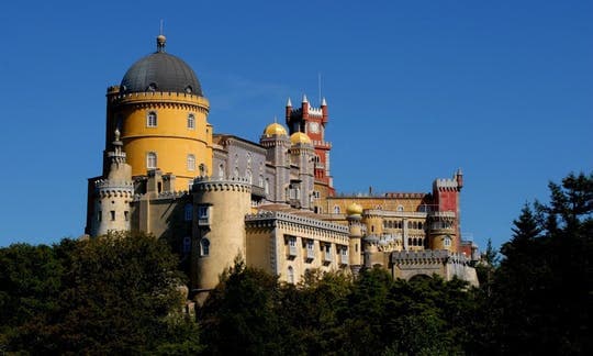 Sintra Deluxe tour with Cascais and Estoril