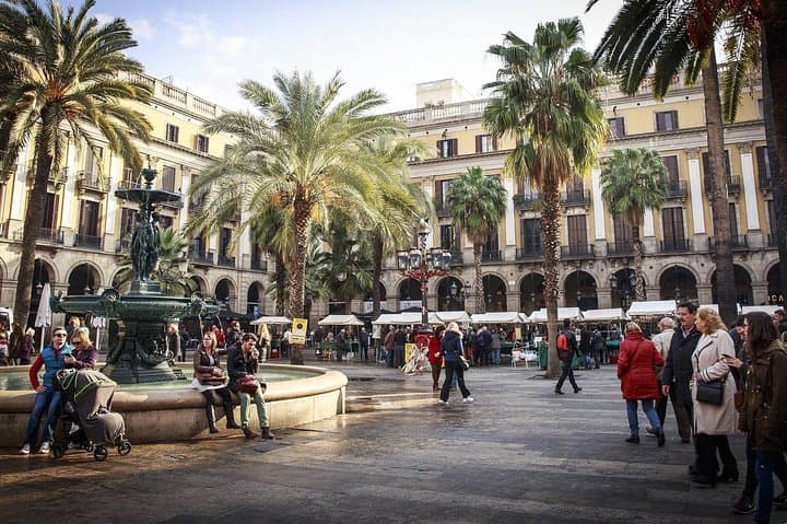 Recorrido a pie privado por el casco antiguo y el barrio gótico de Barcelona