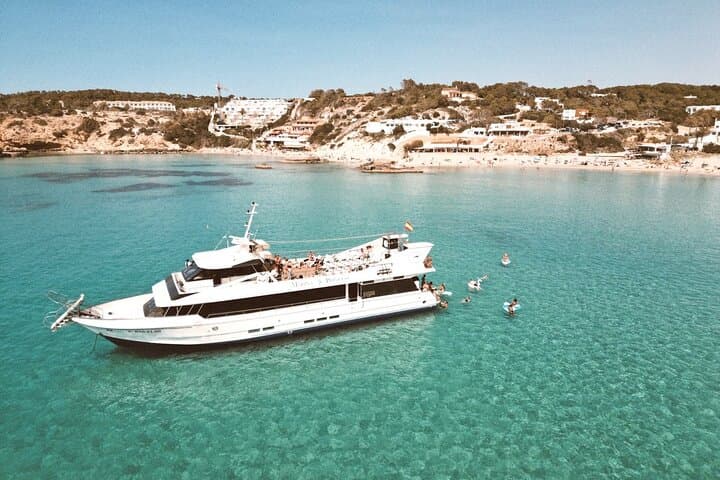 5 horas Adultos Ibiza Paseo en barco + almuerzo, 6 bebidas, SUP Boards & DJ