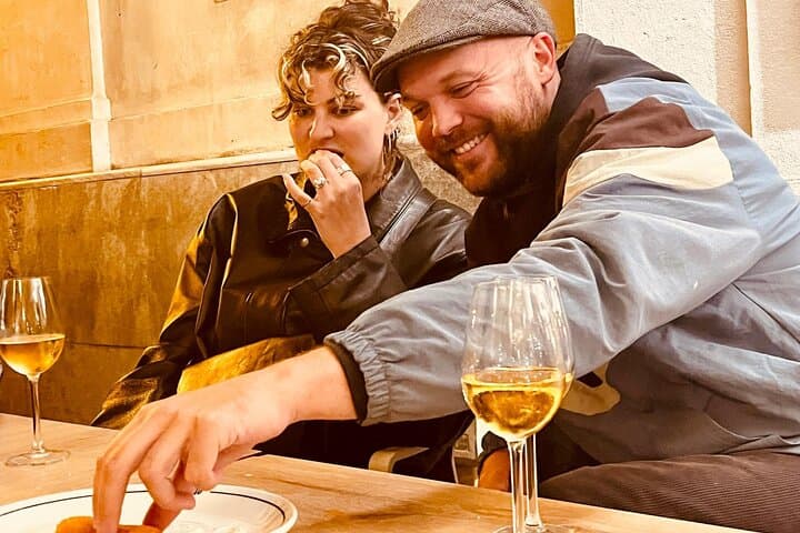 El mejor tour del vino de Sevilla con comida