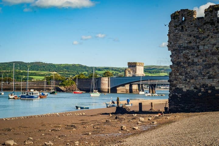 Excursión de día completo al castillo de Caernarfon y Gales del Norte desde Manchester