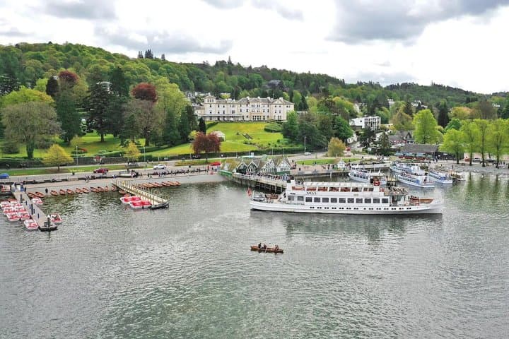 Distrito de los Lagos desde Mánchester incluyendo crucero por el lago y tren